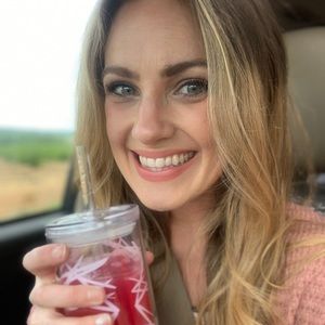 Meet your Posher, Esther